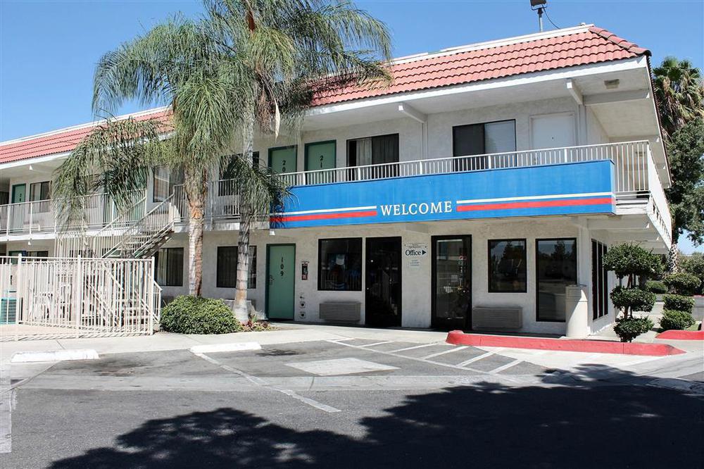 Motel 6-Bakersfield, Ca - Convention Center Esterno foto